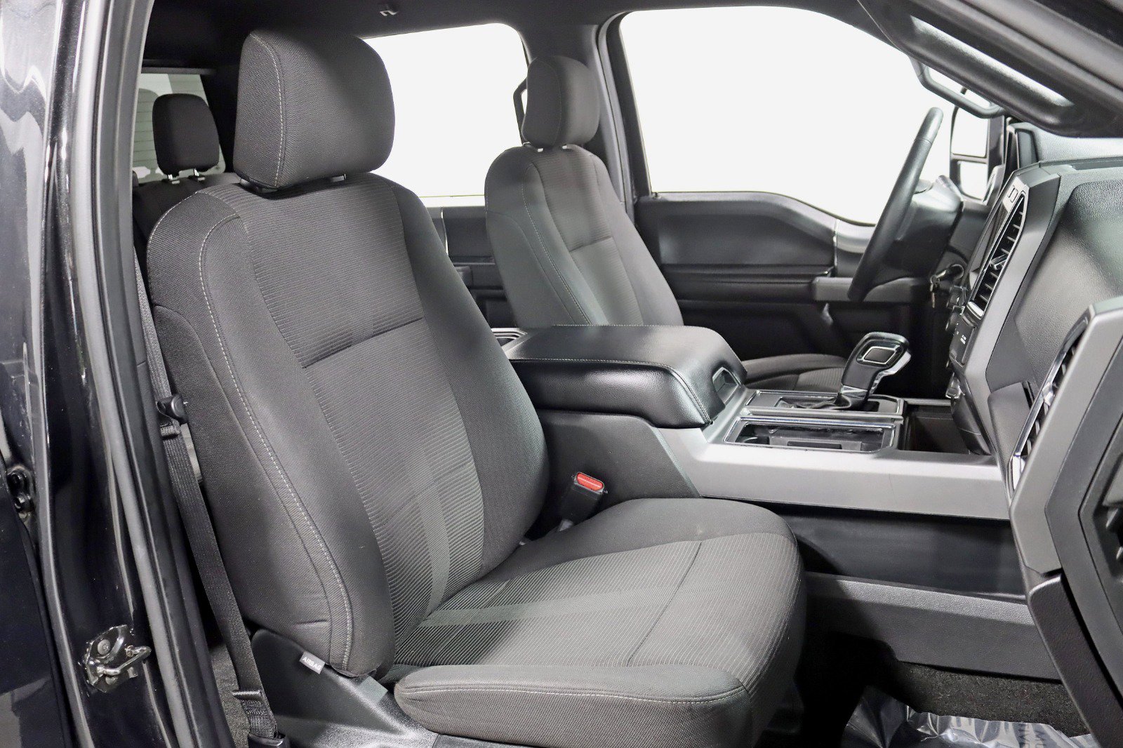 Used 2015 Ford F150 XLT w/ Equipment Group 302A Luxury AWD/4WD image 25