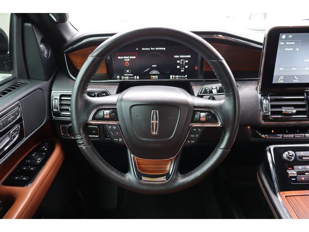 Used 2019 Lincoln Navigator Reserve image 33
