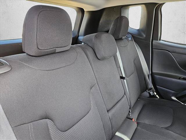 Used 2020 Jeep Renegade Altitude FWD image 19