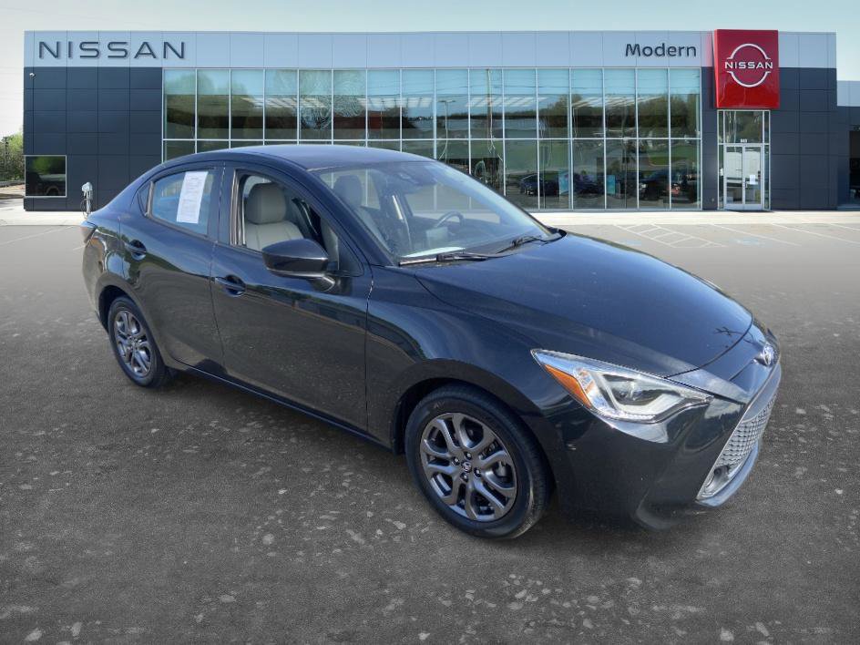 Used 2019 Toyota Yaris XLE image 3