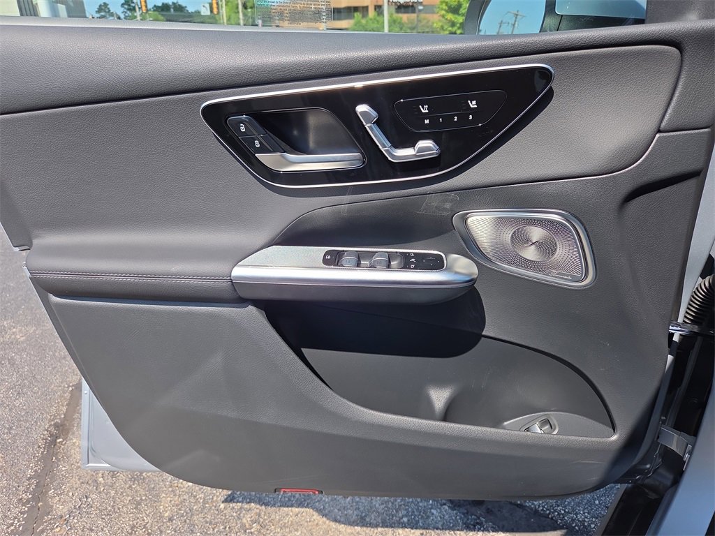 New 2025 Mercedes-Benz GLC 300 4MATIC image 19