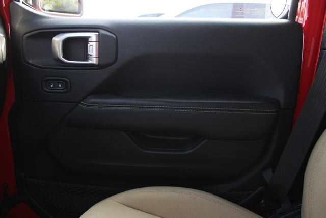 Used 2020 Jeep Wrangler Unlimited Sahara AWD/4WD image 18