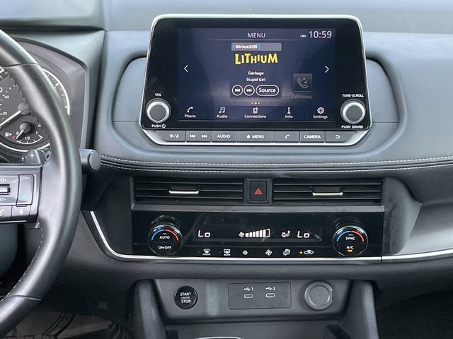 Used 2025 Nissan Rogue SV FWD image 15