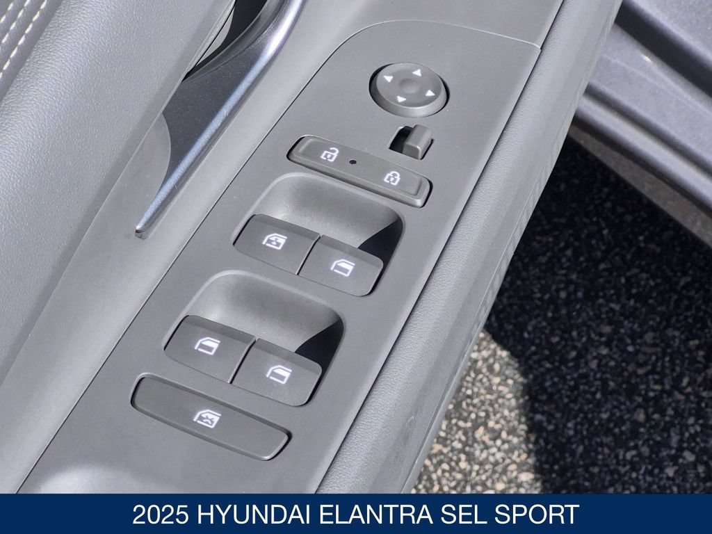 Certified 2025 Hyundai Elantra Sport FWD image 12