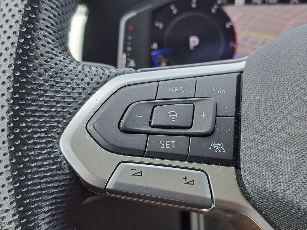 Used 2023 Volkswagen Atlas SEL Premium AWD/4WD image 14