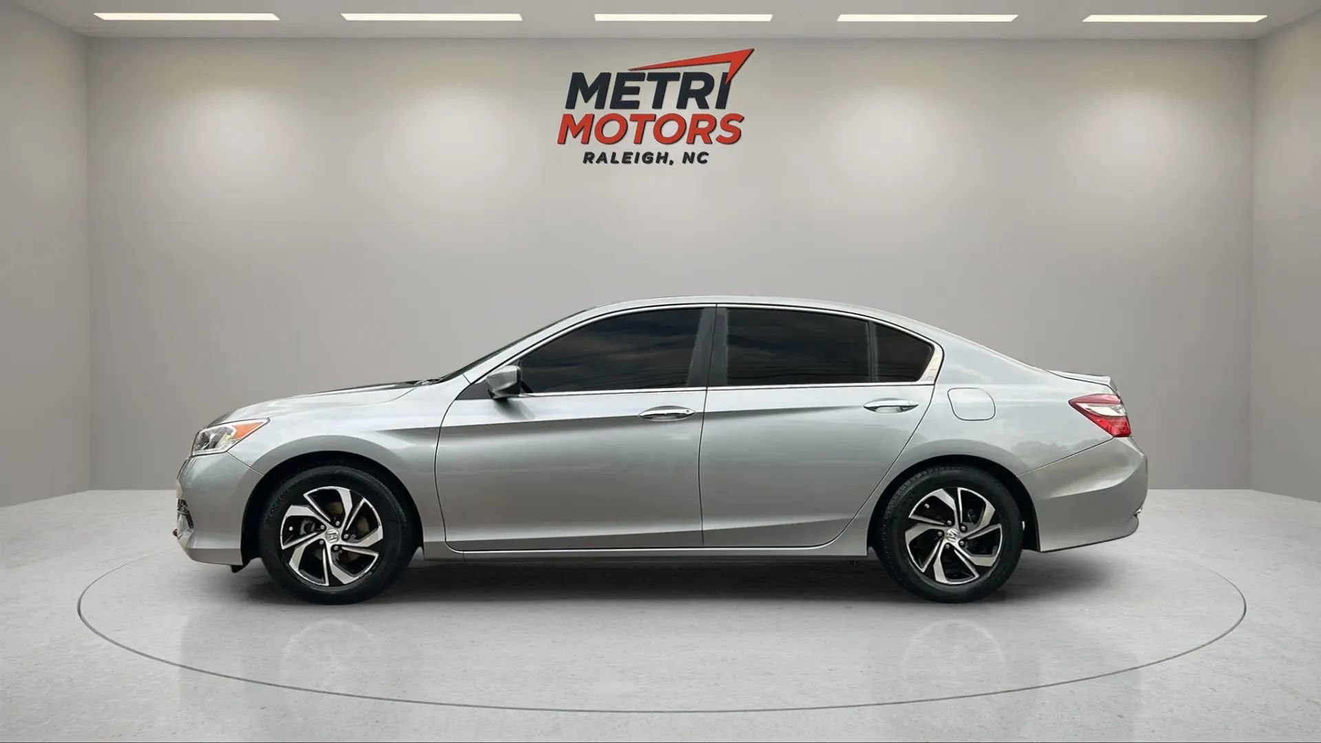 Used 2017 Honda Accord LX image 13