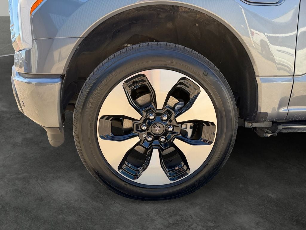 Used 2024 Ford F150 Lightning Platinum AWD/4WD image 4