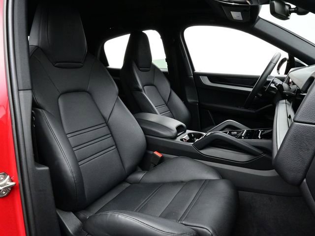 Certified 2025 Porsche Cayenne Coupe AWD/4WD image 17