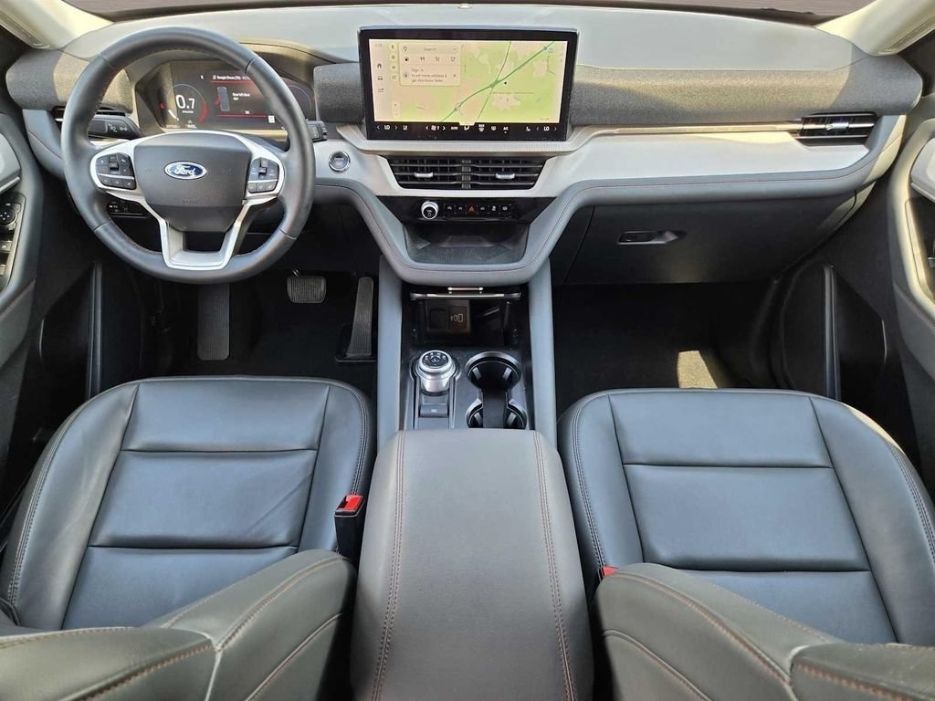 Used 2025 Ford Explorer Active w/ Active Comfort Package AWD/4WD image 16