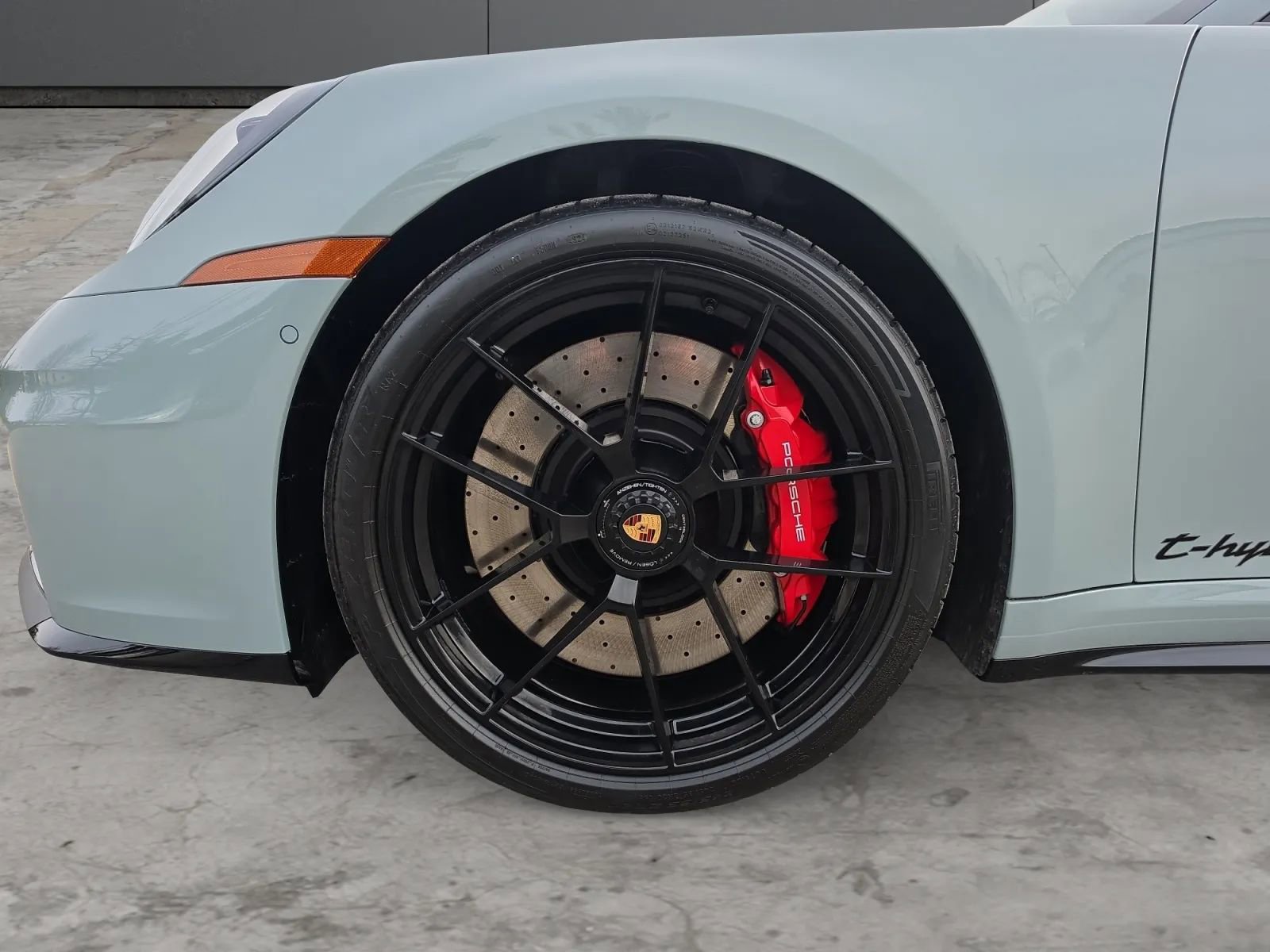 Used 2025 Porsche 911 Carrera 4 GTS image 9