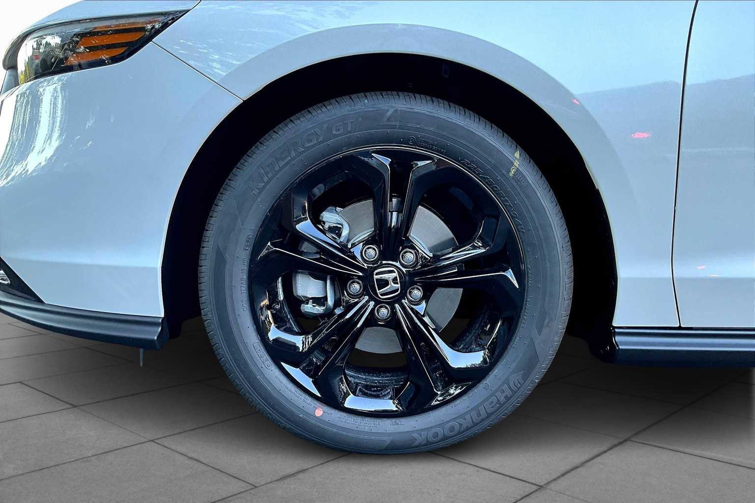 New 2025 Honda Accord SE image 9