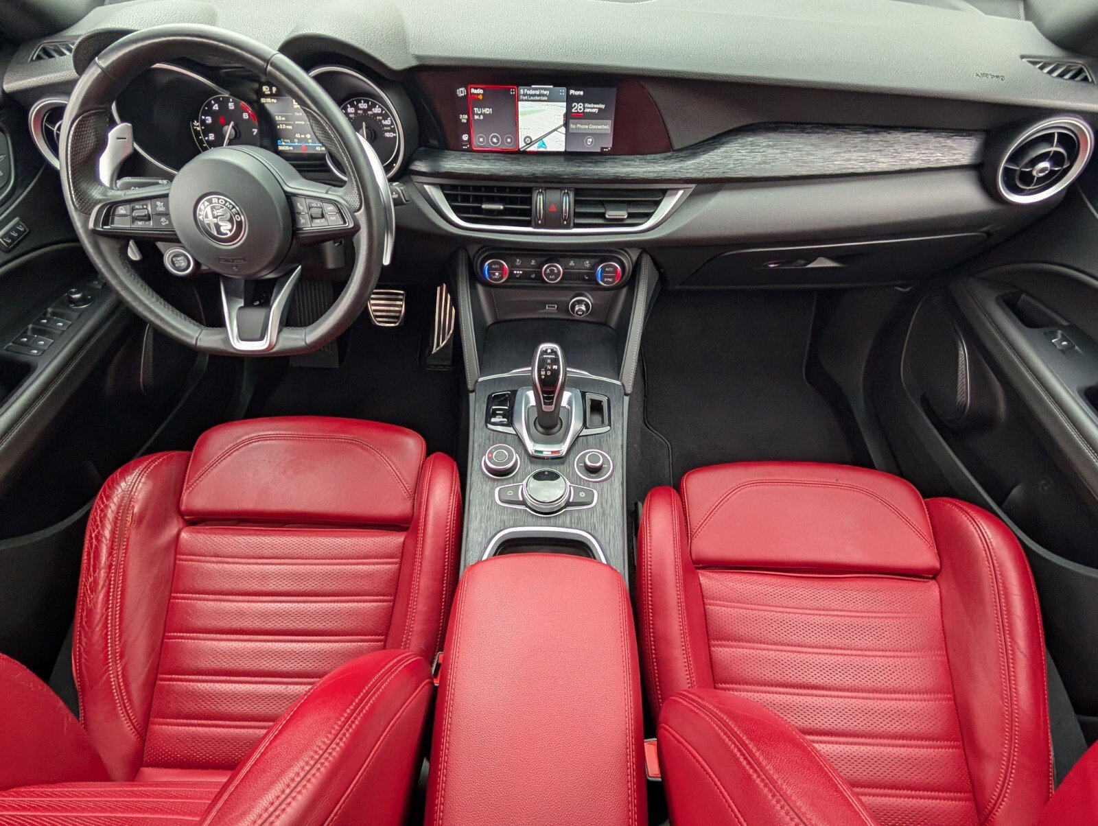 Used 2022 Alfa Romeo Stelvio Sprint image 11