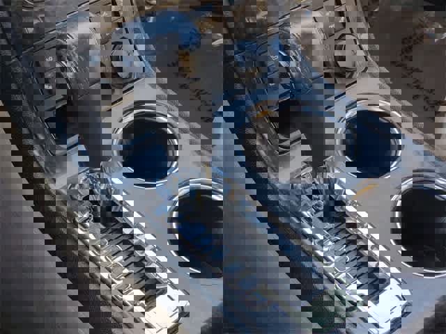 Used 2012 GMC Acadia Denali image 33