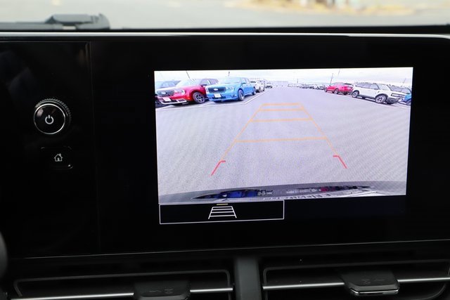 Used 2025 Chevrolet Trax LS image 28