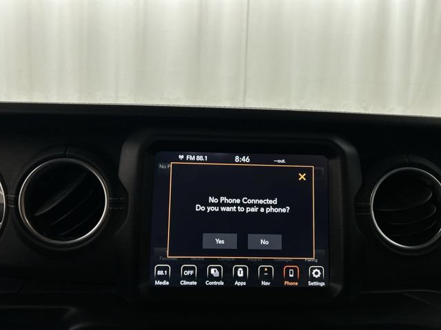 Used 2022 Jeep Wrangler Unlimited Sahara w/ Safety Group AWD/4WD image 18
