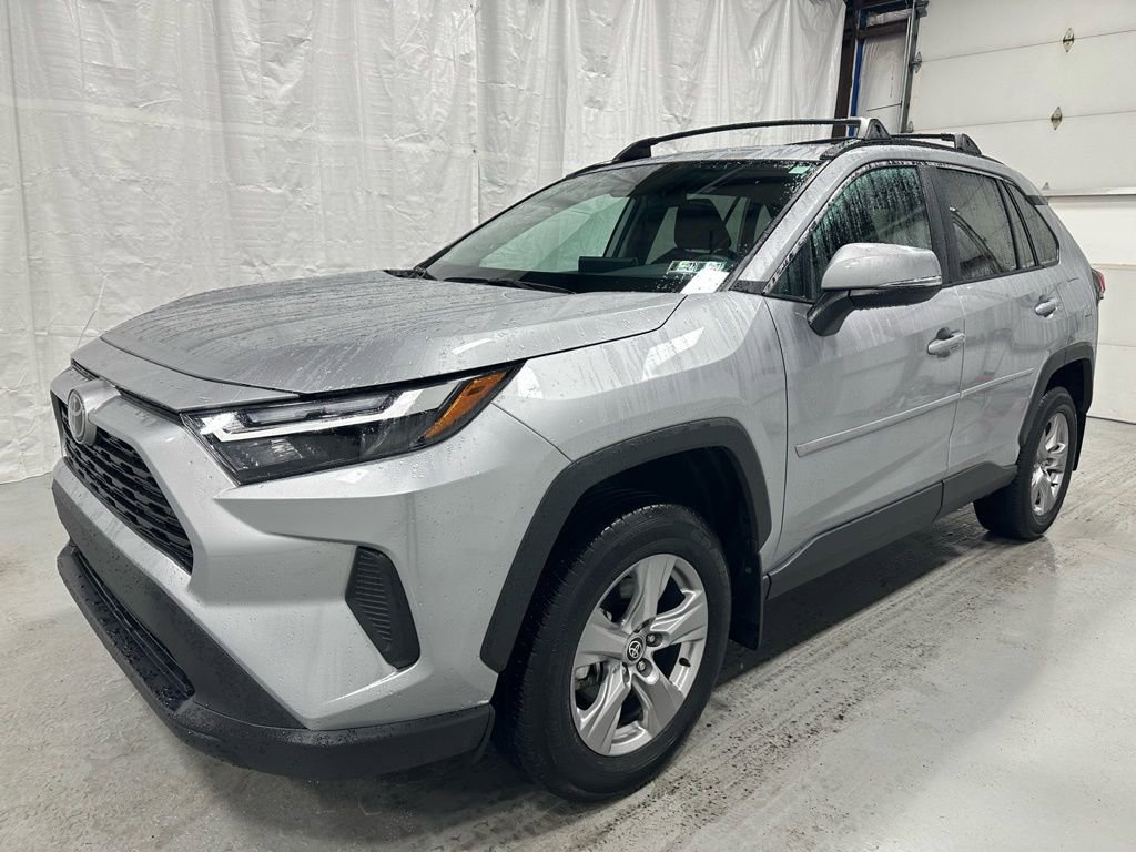 Used 2025 Toyota RAV4 XLE image 3