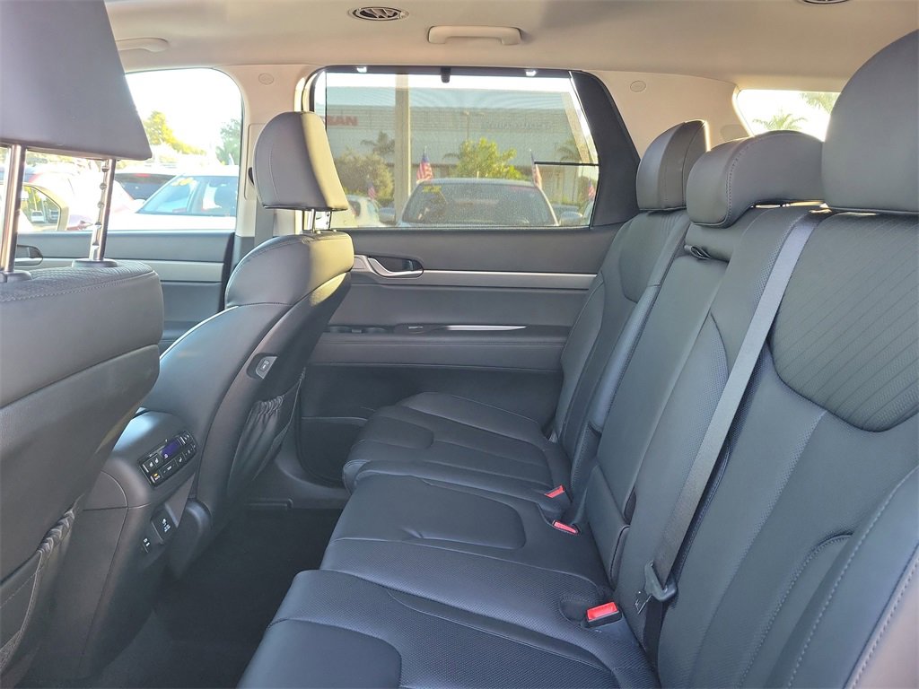 Used 2023 Hyundai Palisade SEL image 7