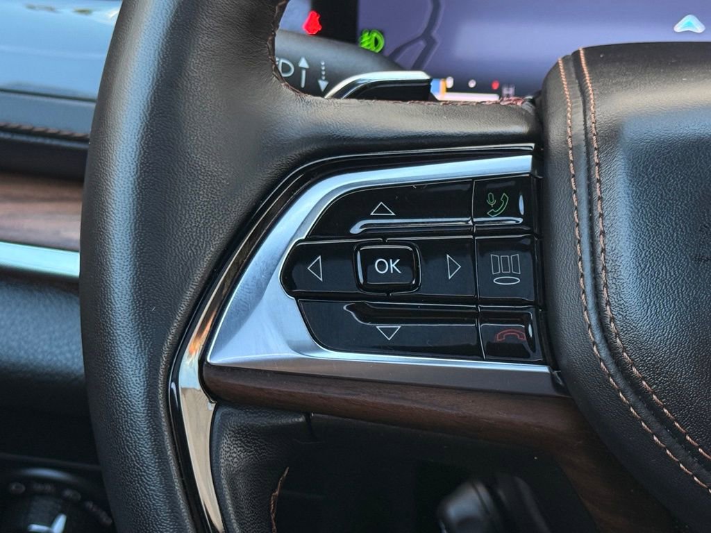 Used 2023 Jeep Grand Cherokee Summit w/ Luxury Tech Group V image 29