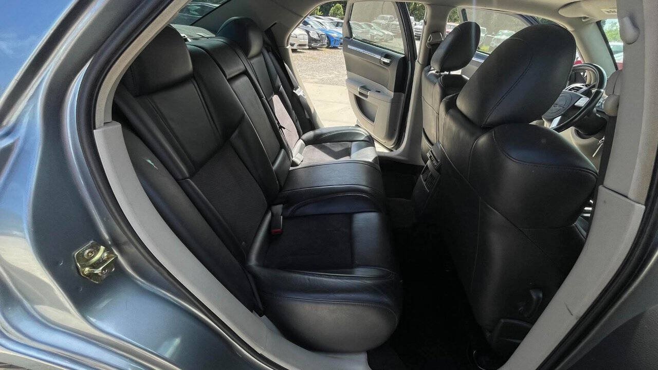 Used 2006 Chrysler 300 SRT8 w/ SRT Option Group II RWD image 22