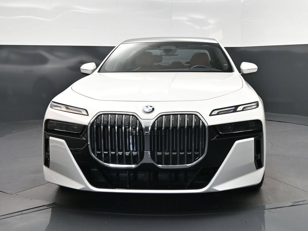 Used 2026 BMW 740i RWD image 10