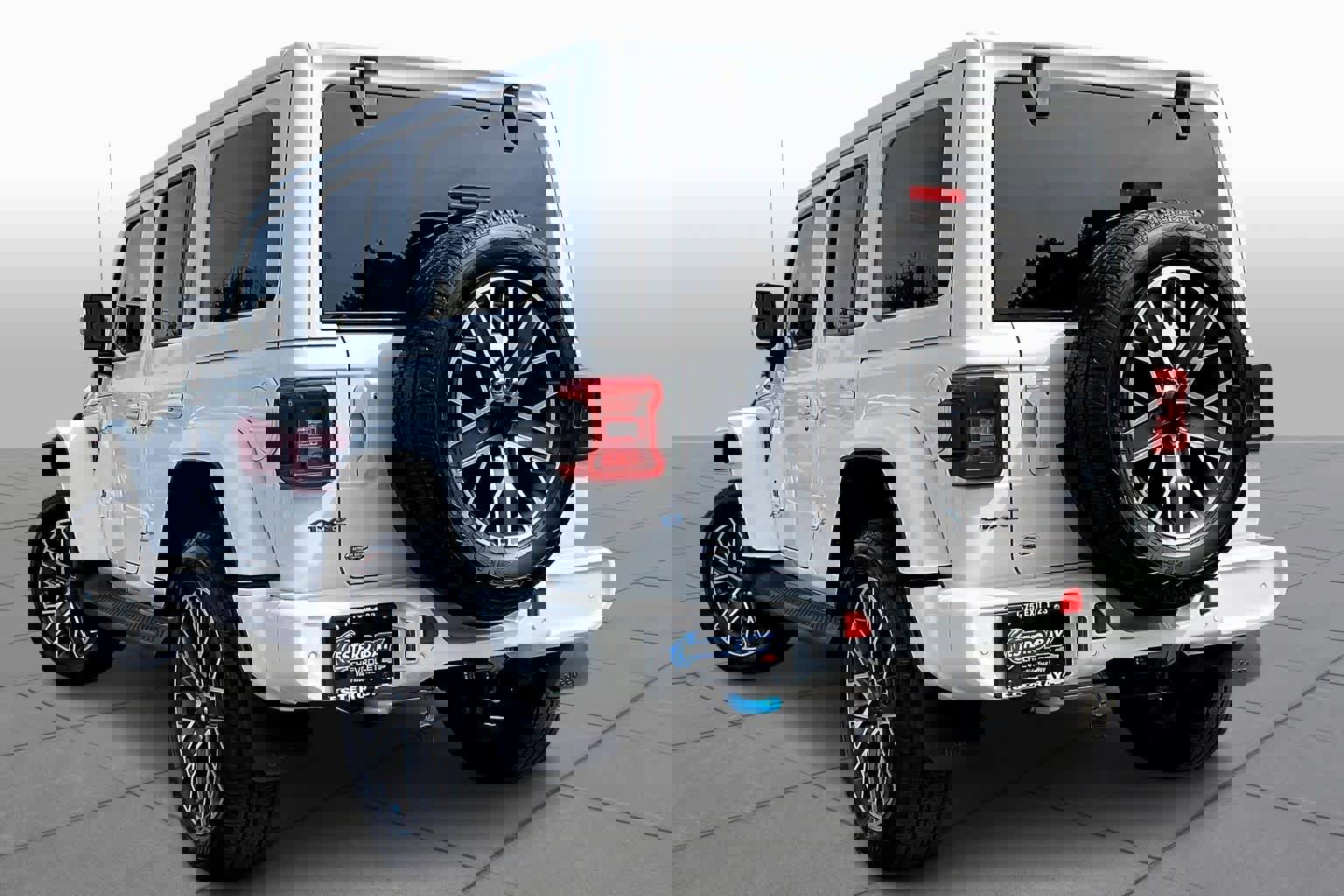 Used 2023 Jeep Wrangler Unlimited Sahara image 11