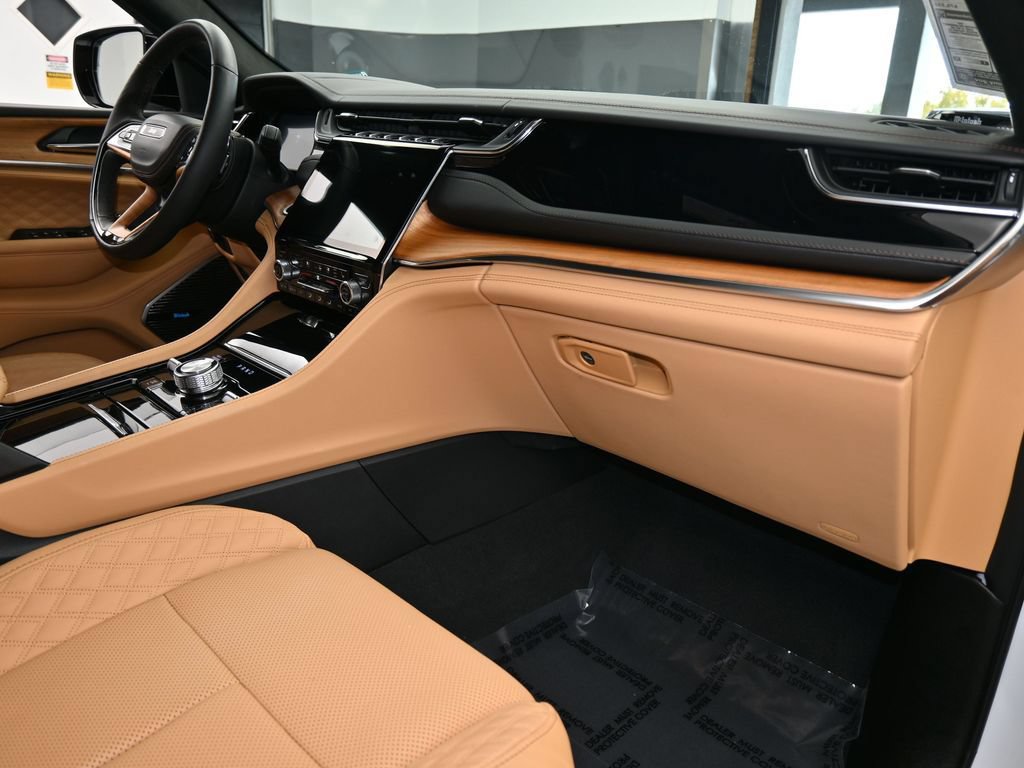 New 2025 Jeep Grand Cherokee L Summit AWD/4WD image 65