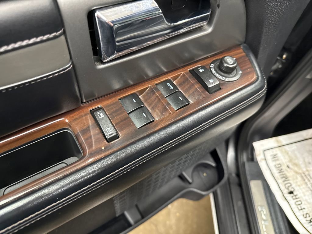 Used 2017 Ford Expedition Platinum image 39