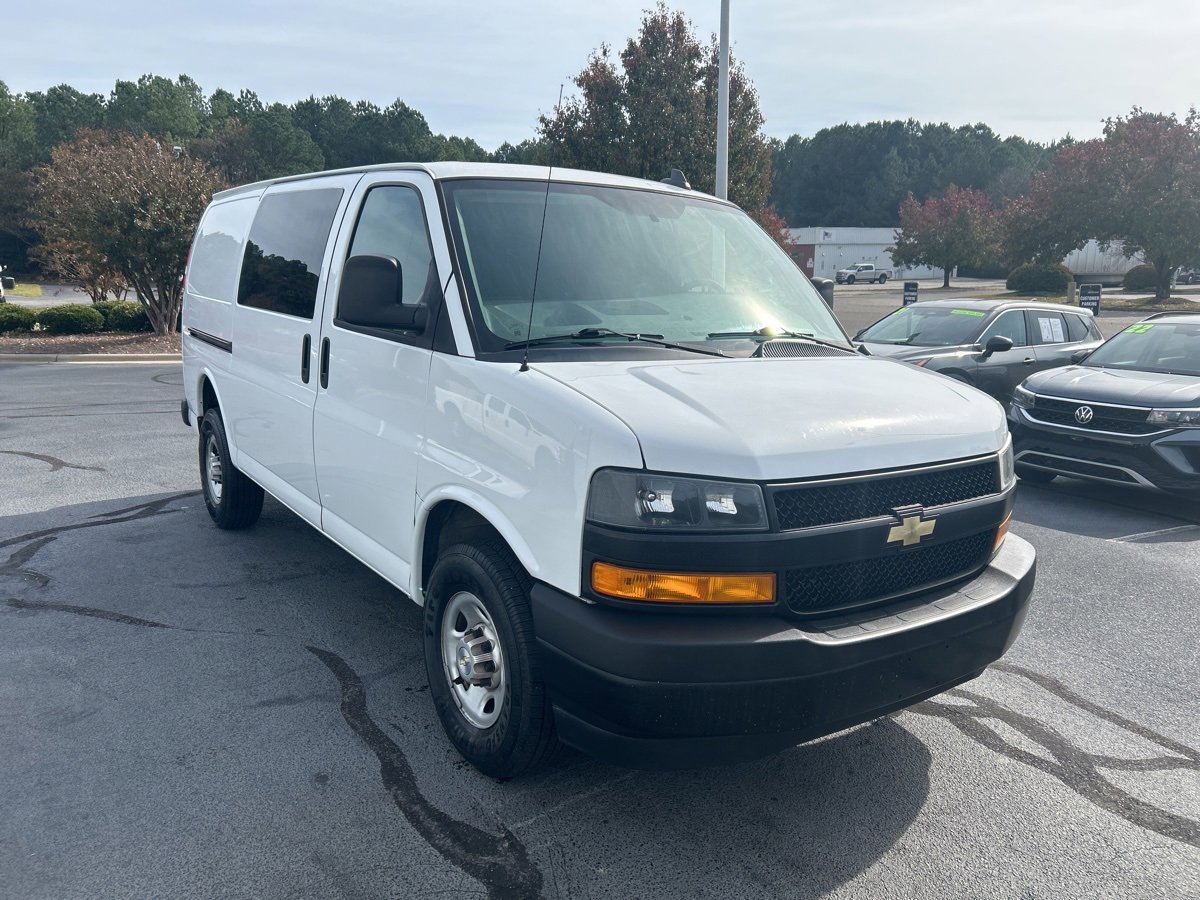 Used 2022 Chevrolet Express 2500 w/ Driver Convenience Package image 9