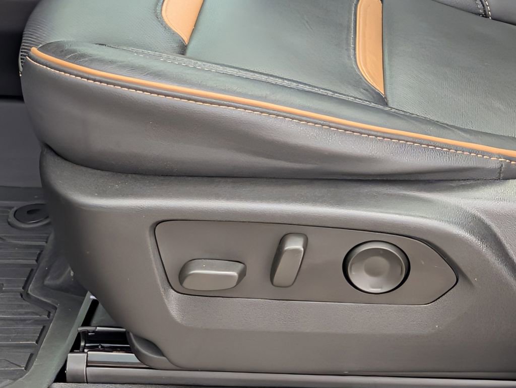 Used 2024 GMC Yukon XL AT4 w/ AT4 Premium Package image 23