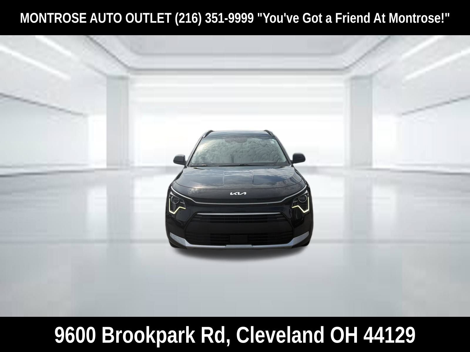Used 2023 Kia Niro EX FWD image 2