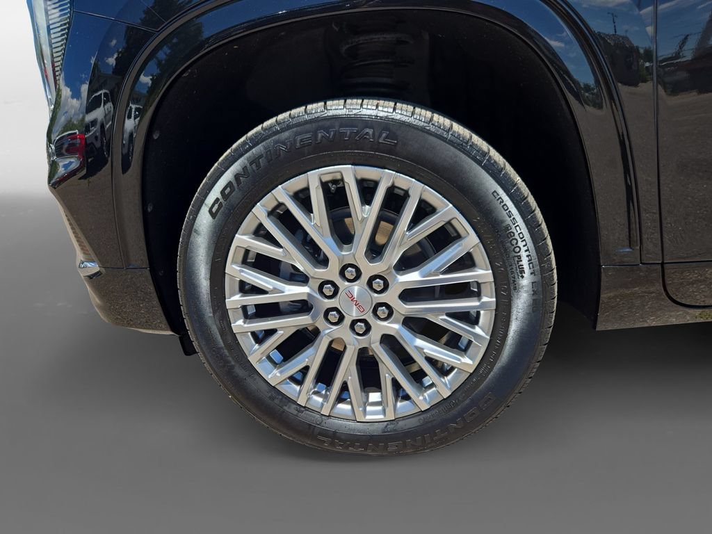 Used 2025 GMC Acadia Denali FWD image 15