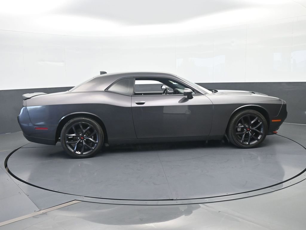 Used 2022 Dodge Challenger SXT w/ Driver Convenience Group RWD image 7