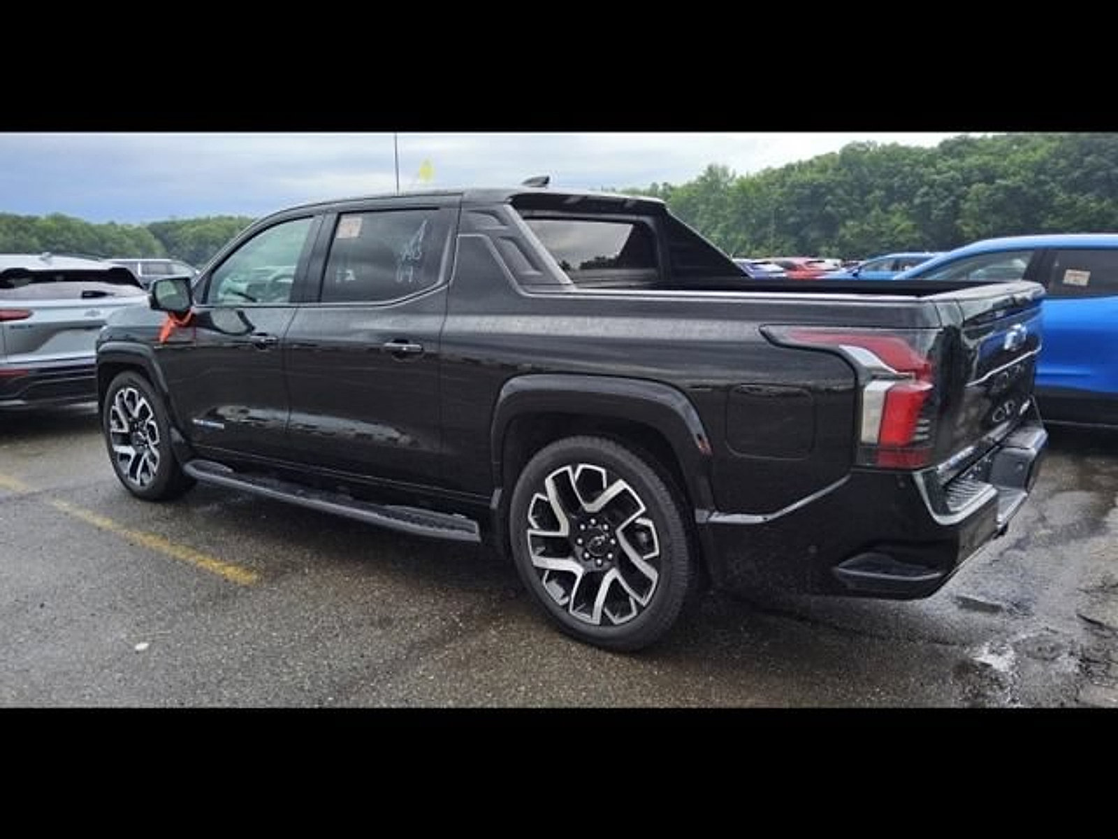 Certified 2025 Chevrolet Silverado EV RST AWD/4WD image 5