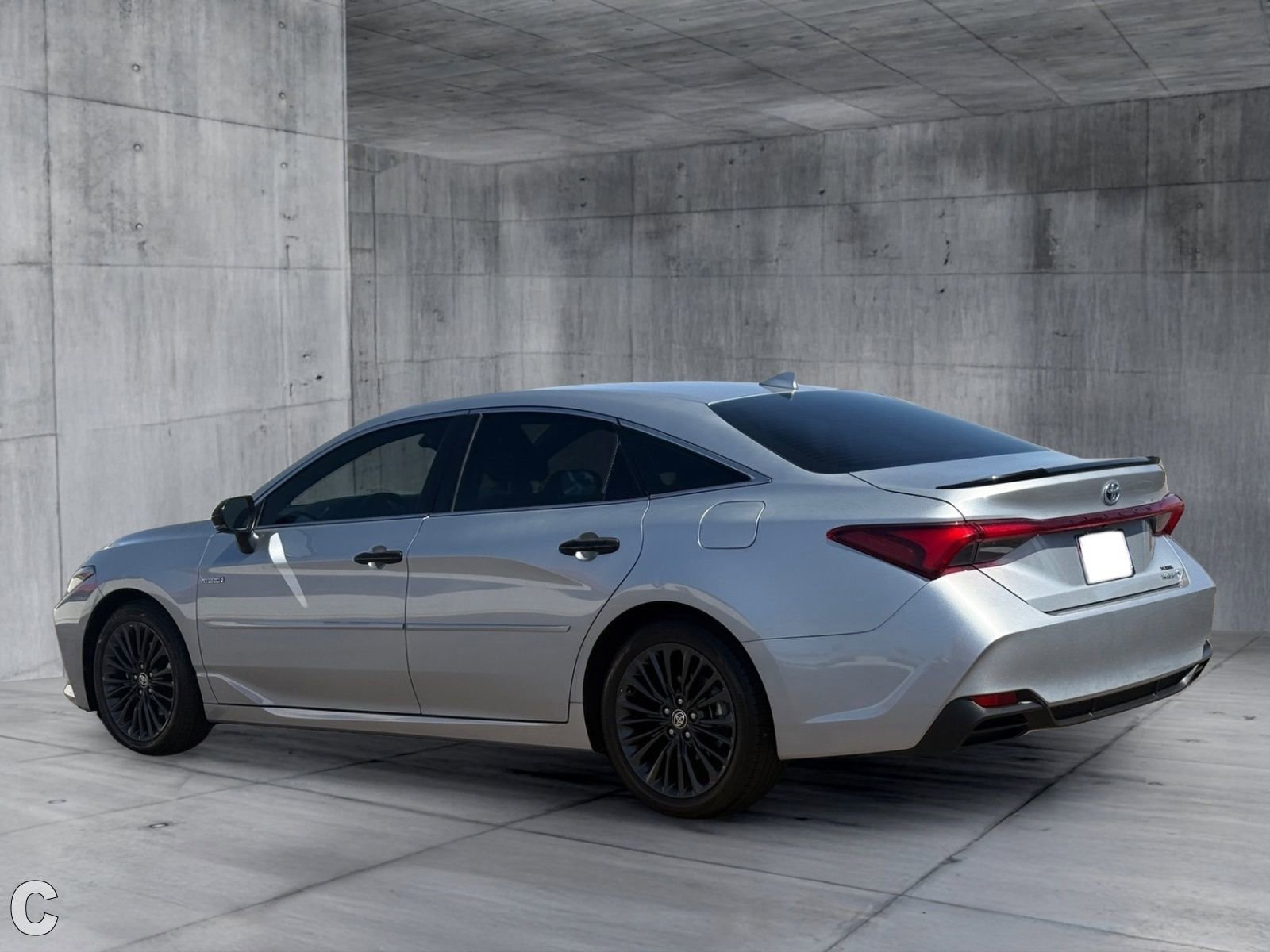 Used 2021 Toyota Avalon XSE w/ Carpet Mat Package (TMS) FWD image 3