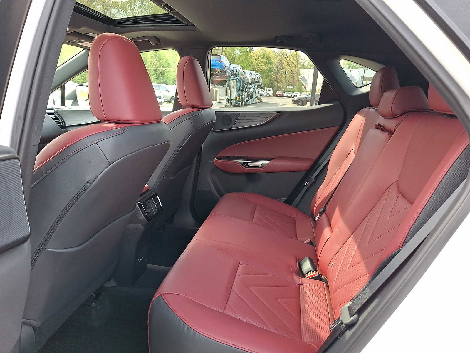 Used 2023 Lexus NX 350 AWD image 10