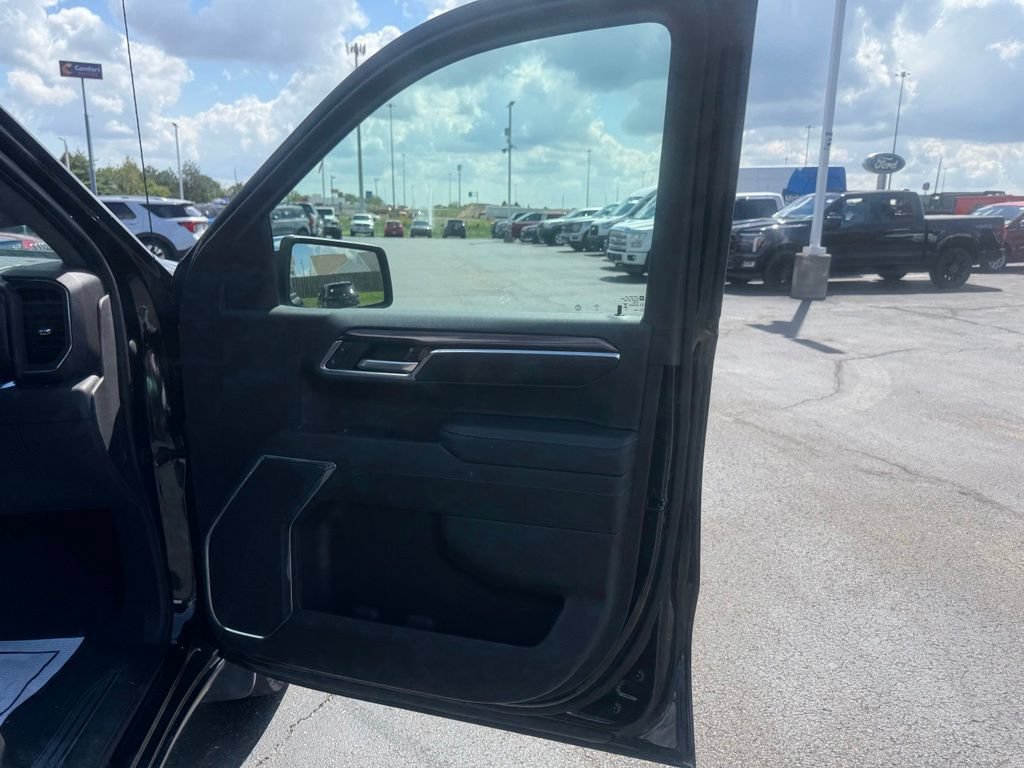 Used 2023 Chevrolet Silverado 1500 LT AWD/4WD image 48