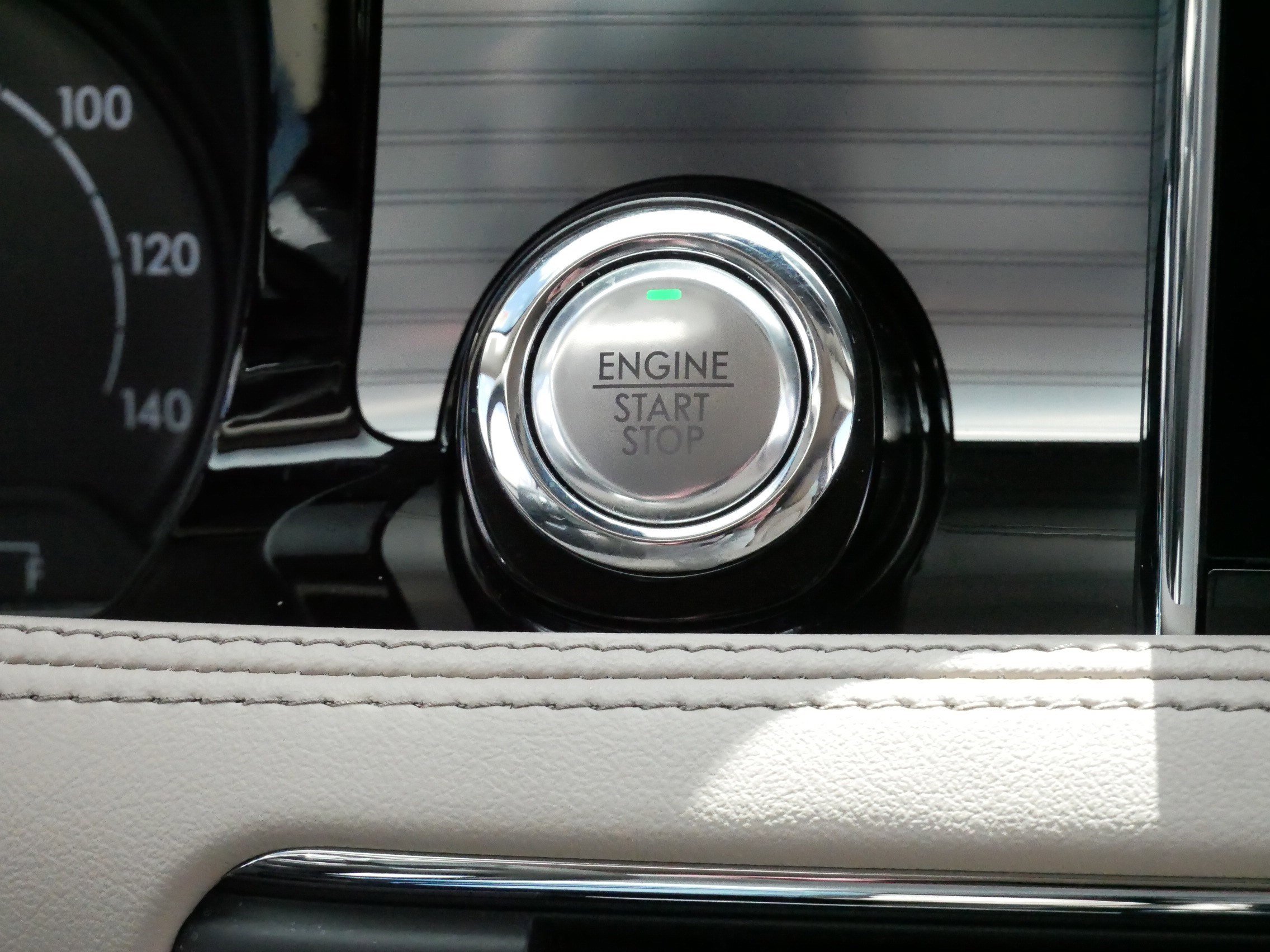 Used 2022 Lincoln Corsair AWD w/ Equipment Group 101A image 27