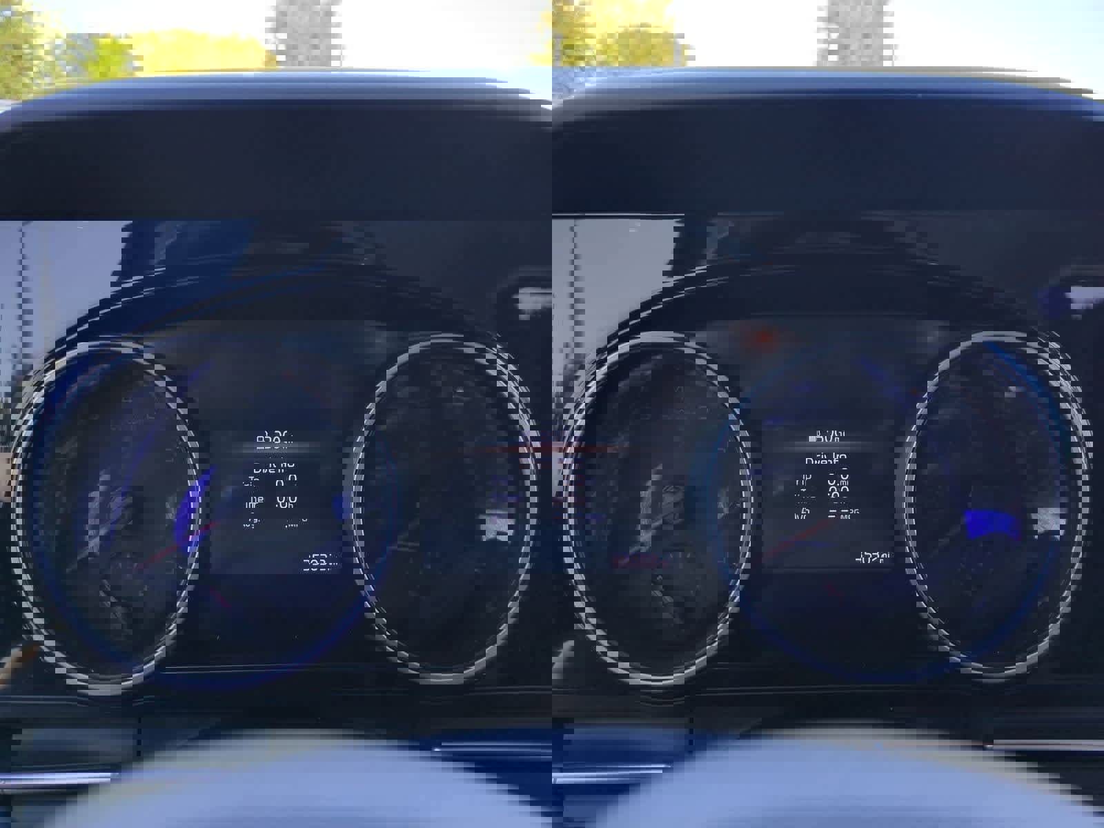 Certified 2023 Kia Carnival EX image 31