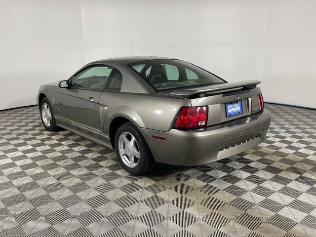 Used 2001 Ford Mustang Coupe image 19