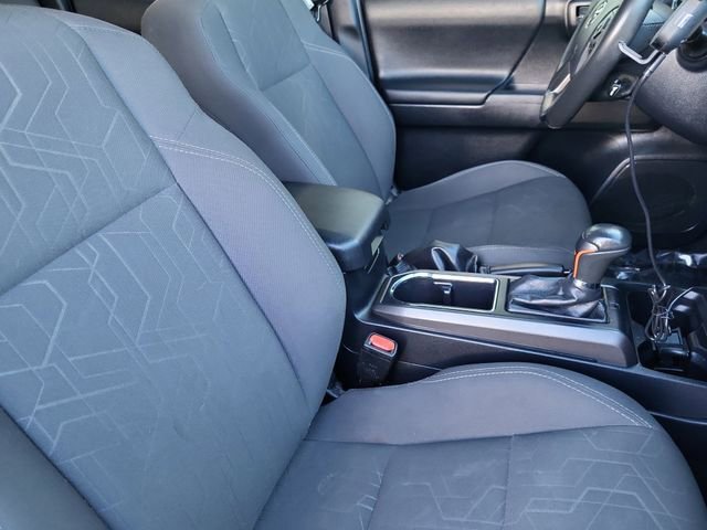 Used 2017 Toyota Tacoma TRD Sport image 18