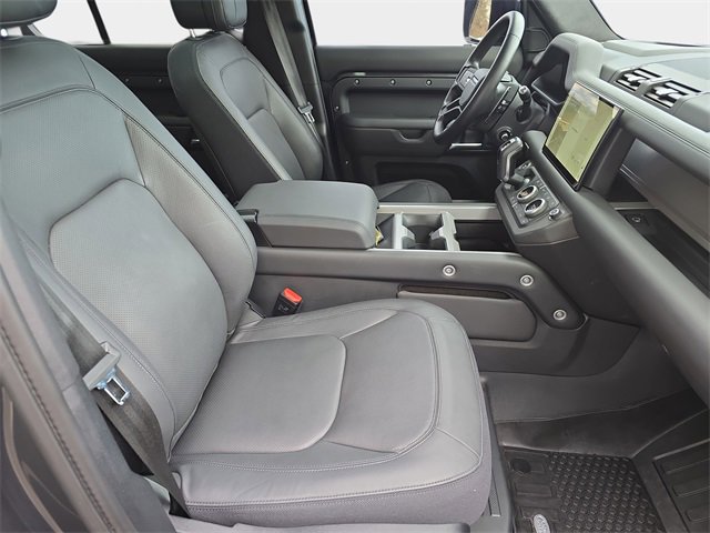 Used 2025 Land Rover Defender 130 V8 image 12