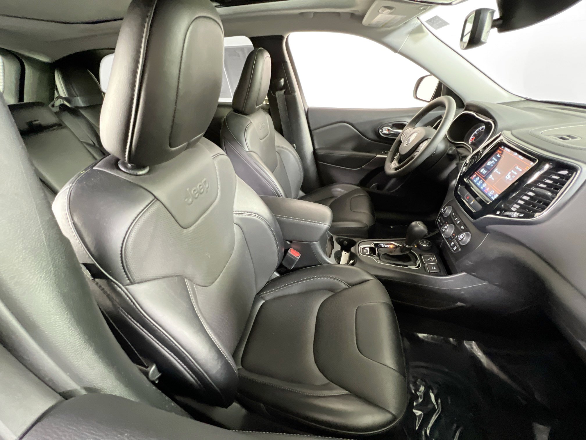 Used 2022 Jeep Cherokee Limited image 27