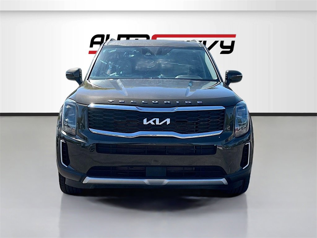 Used 2022 Kia Telluride S image 2