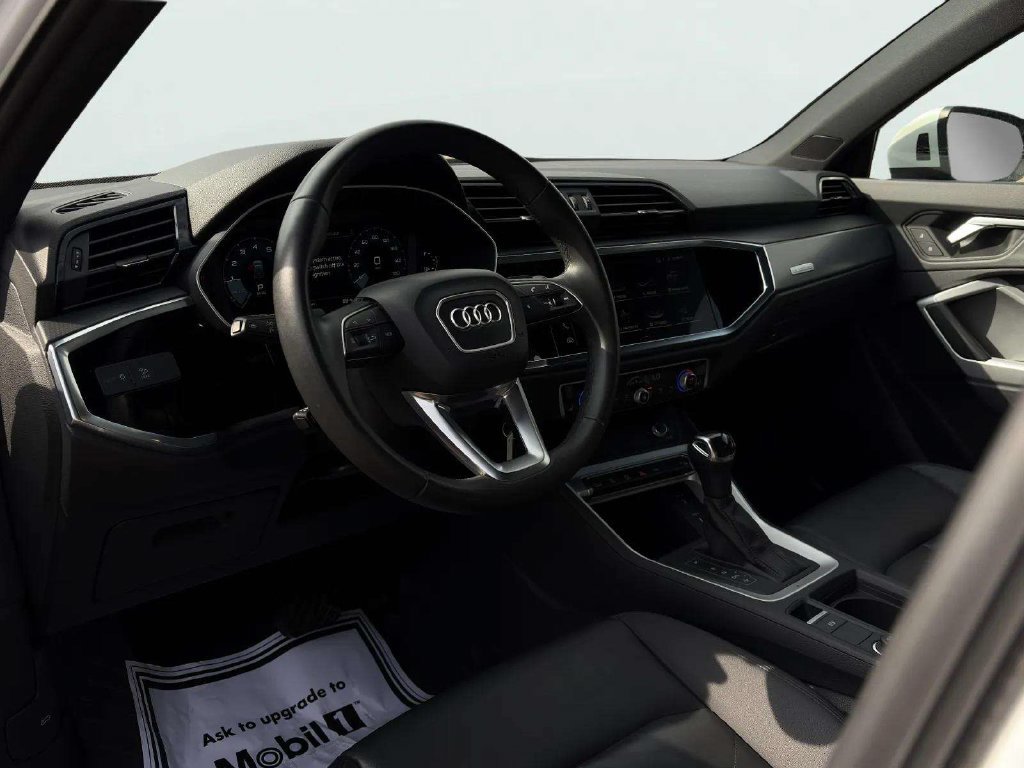 Used 2025 Audi Q3 2.0T Premium AWD/4WD image 19