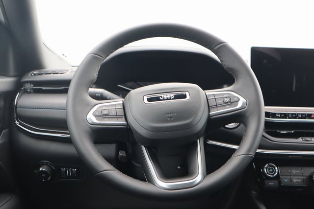 New 2026 Jeep Compass Latitude image 4