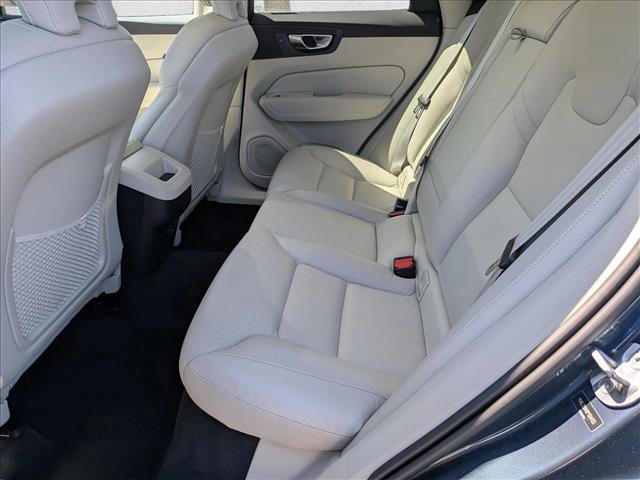 Used 2023 Volvo XC60 B5 Core image 20