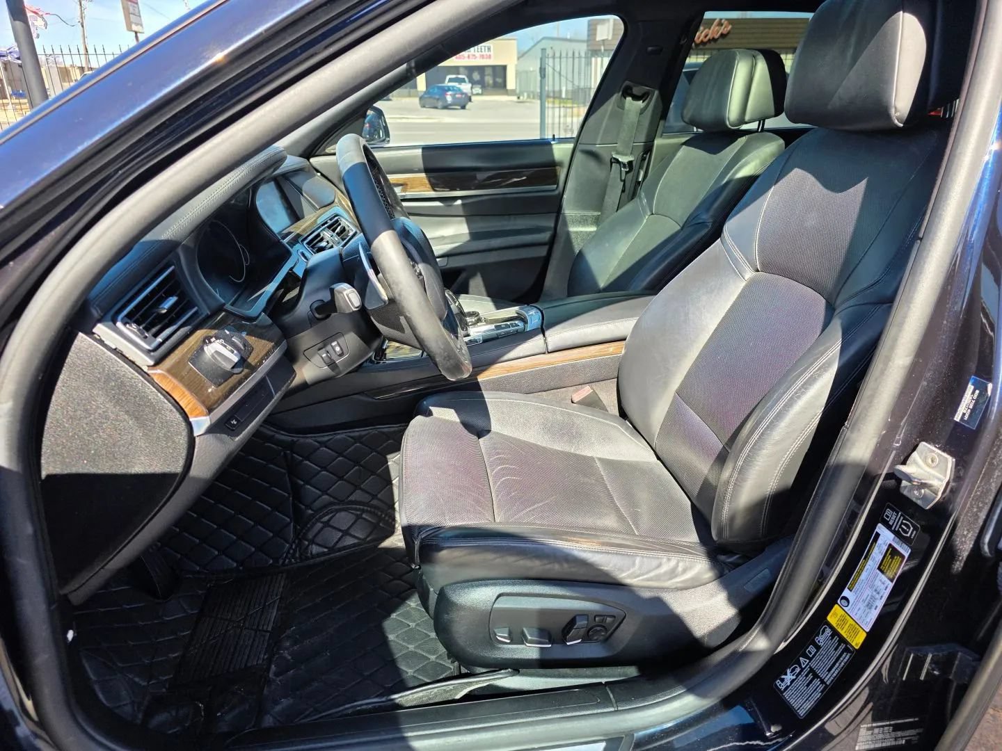 Used 2014 BMW 750Li xDrive AWD/4WD image 6
