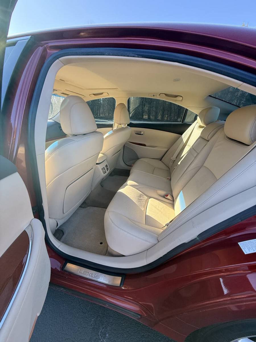 Used 2010 Lexus ES 350 FWD image 12