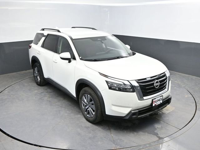 Used 2025 Nissan Pathfinder SV AWD/4WD image 29