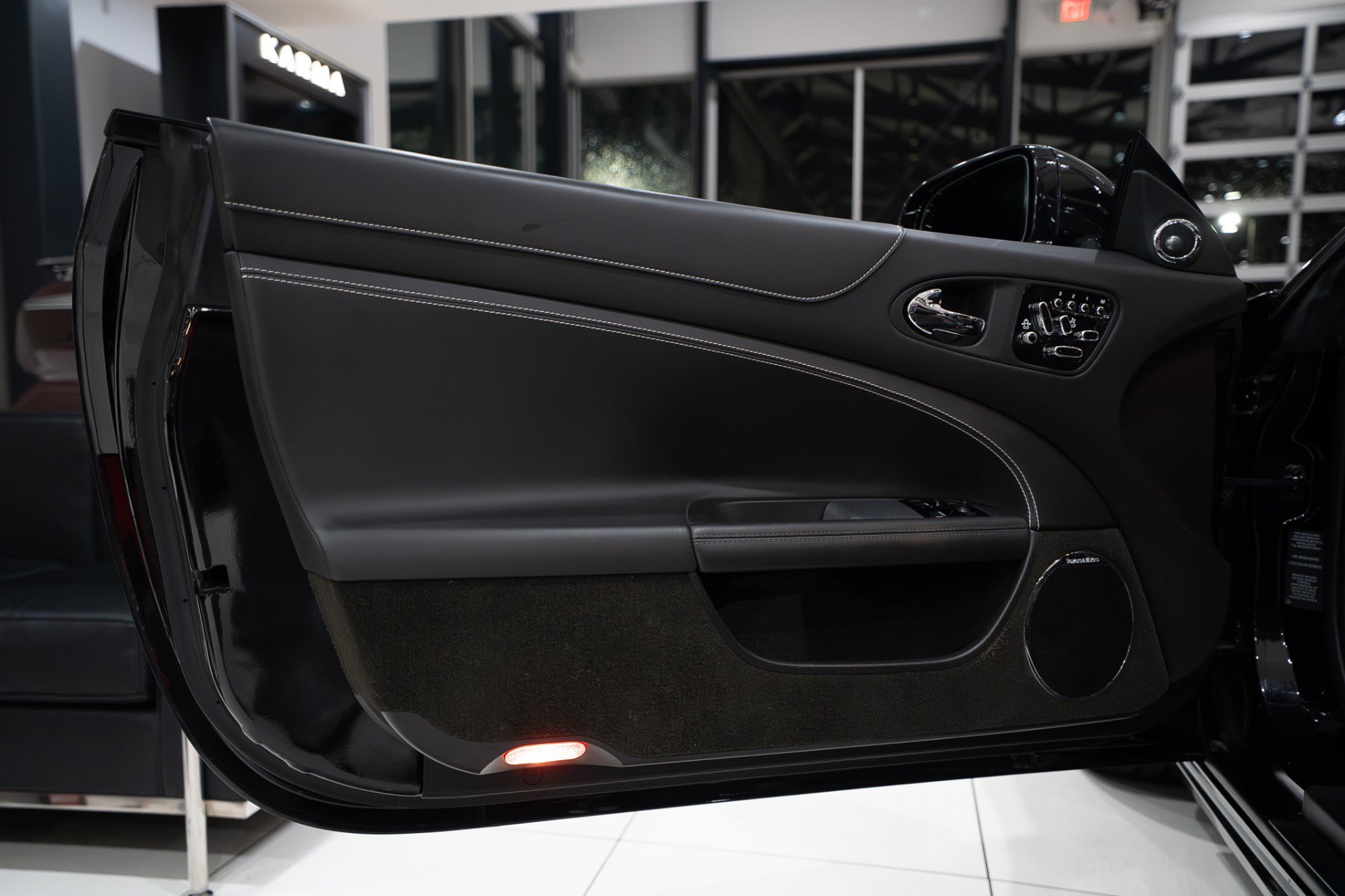 Used 2015 Jaguar XKR R RWD image 5